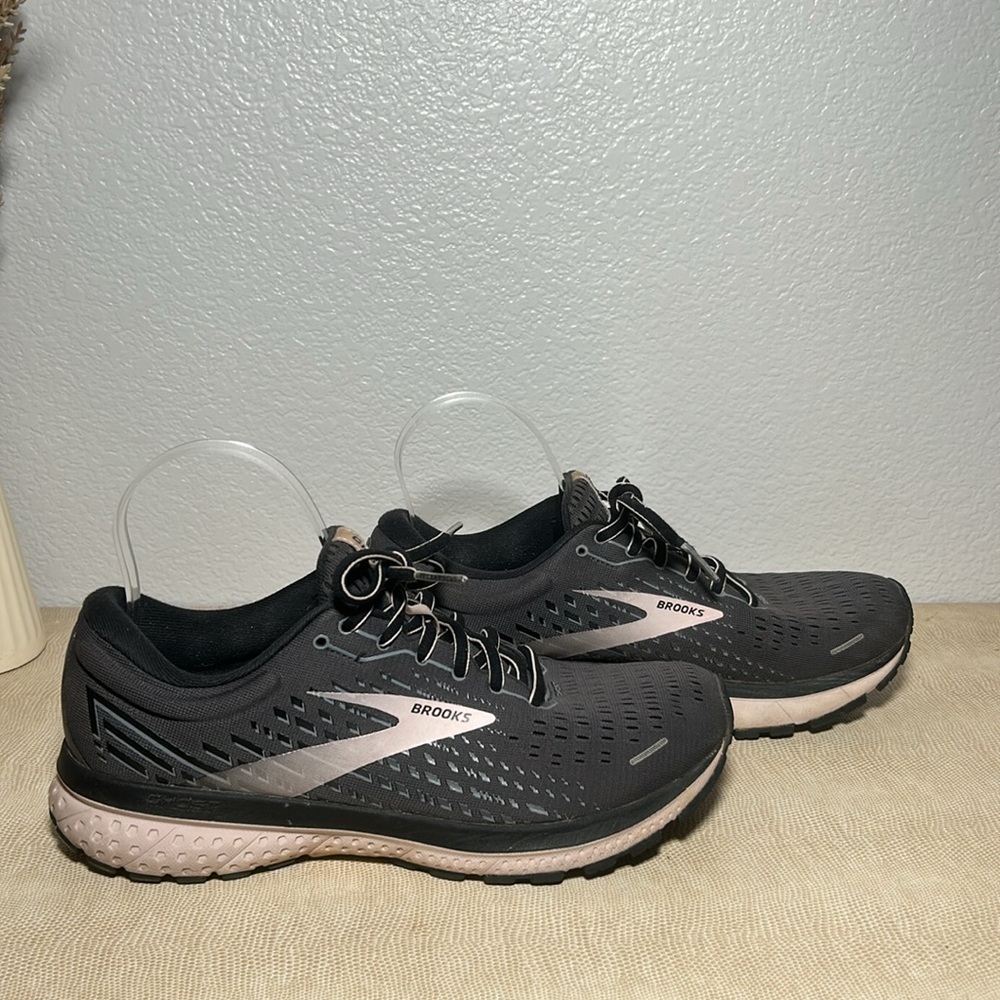 Brooks Ghost 13 Black and Pink Athletic Shoes 9.5 - Picture 7 of 12